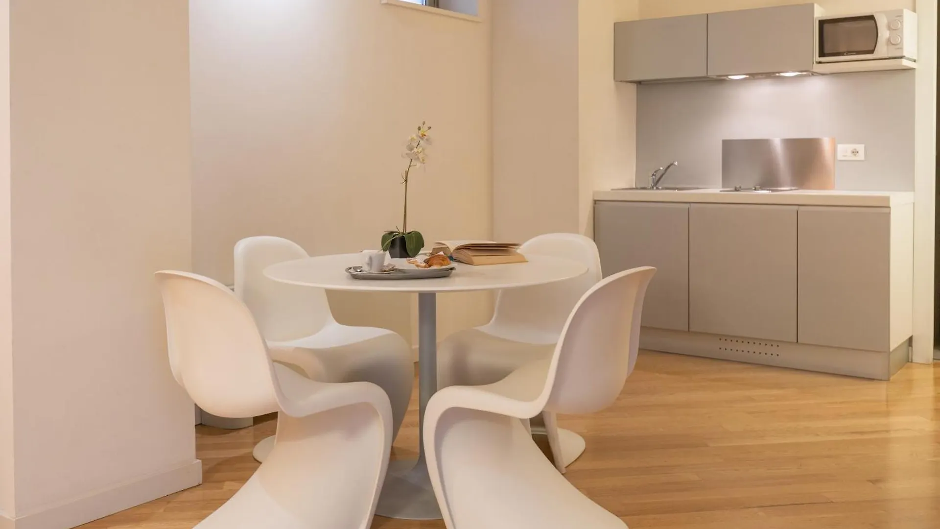 Home 15 Residence Hotel Catania 3*,  Italy